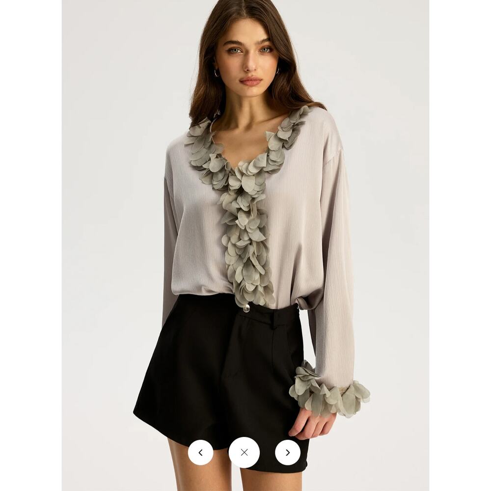 NWT Commense Floral Petal Trim V-Neck Shirt Sz L - Picture 7 of 7
